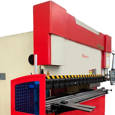 Dobradeira CNC